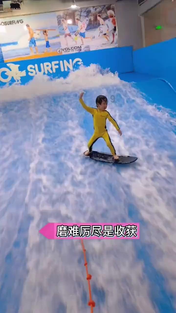 银行员工将客户照片发网上，并称其为“奇葩客户”？禾诚农商行回应：批评教育处理